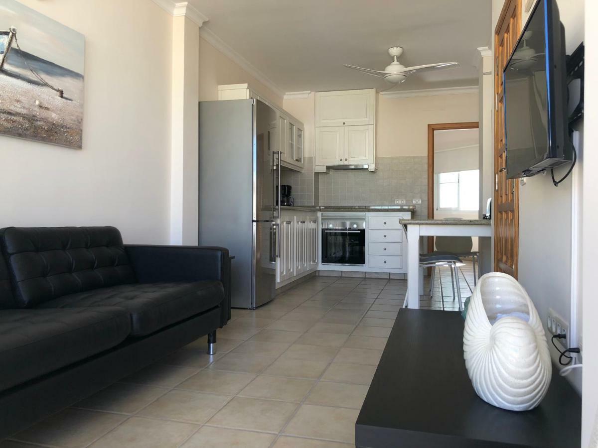 Apartamentos El Faro Puerto De Naos Ngoại thất bức ảnh