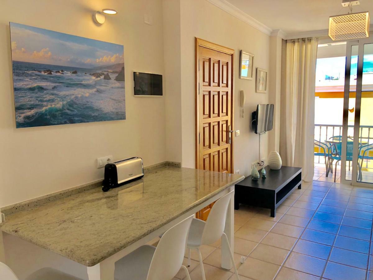 Apartamentos El Faro Puerto De Naos Ngoại thất bức ảnh