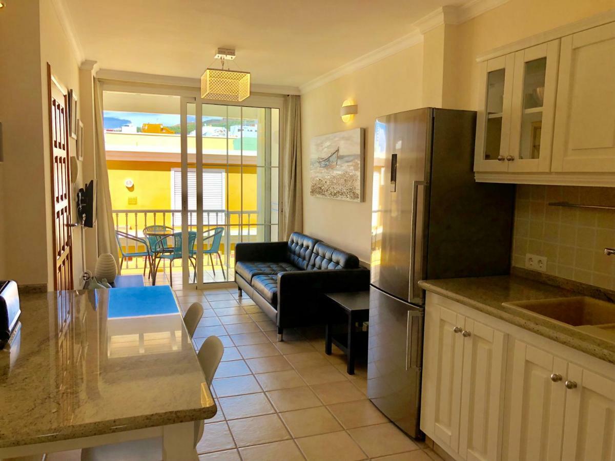 Apartamentos El Faro Puerto De Naos Ngoại thất bức ảnh