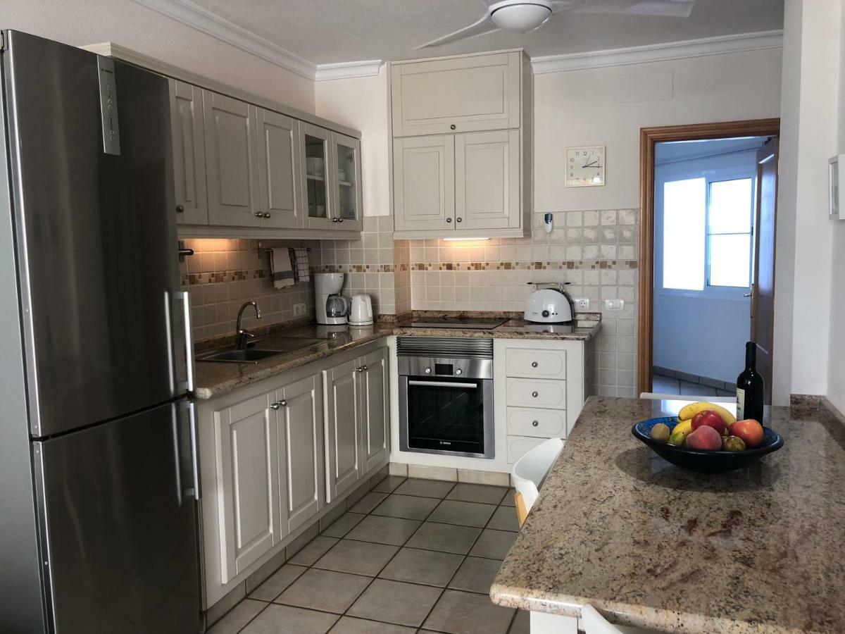 Apartamentos El Faro Puerto De Naos Ngoại thất bức ảnh