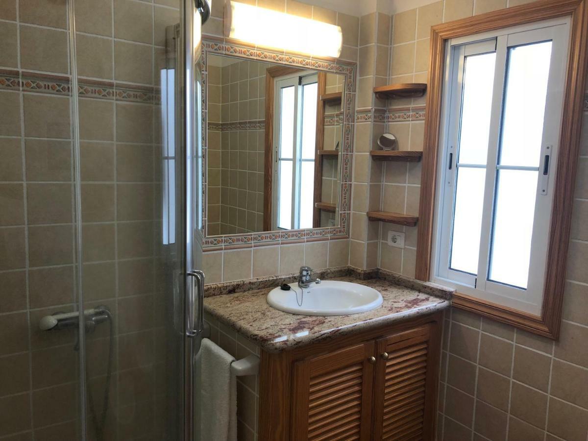 Apartamentos El Faro Puerto De Naos Ngoại thất bức ảnh