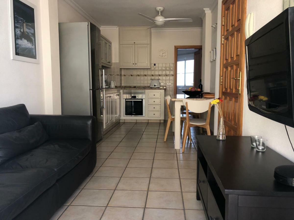 Apartamentos El Faro Puerto De Naos Ngoại thất bức ảnh